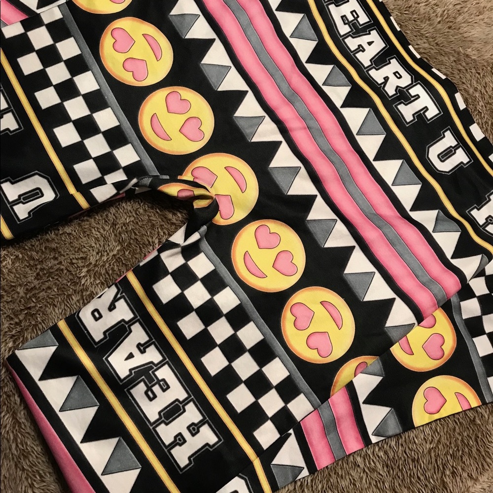 😍Emoji leggings😍 NWOT
